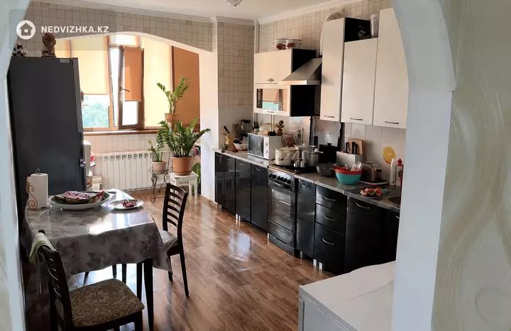 1-комнатная квартира, этаж 4 из 10, 52 м²