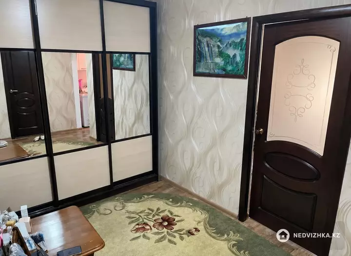 1-комнатная квартира, этаж 4 из 10, 52 м², фотография 3
