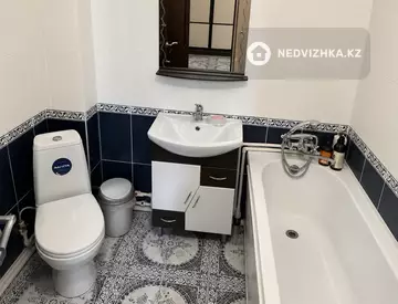 1-комнатная квартира, этаж 4 из 10, 52 м², миниатюра 4