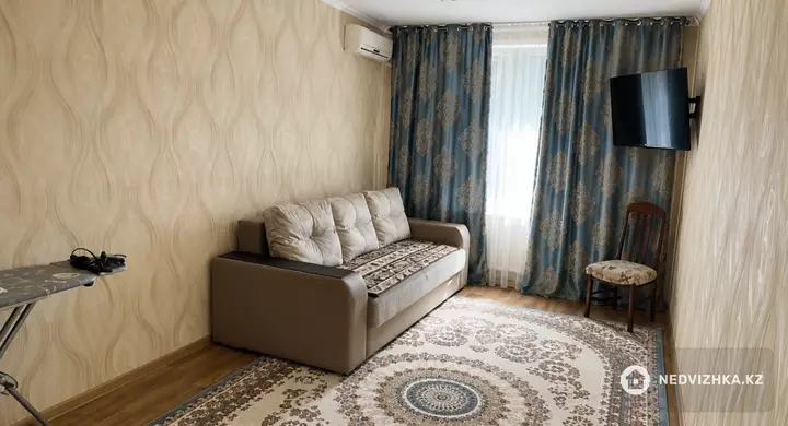 1-комнатная квартира, этаж 4 из 10, 52 м², фотография 5