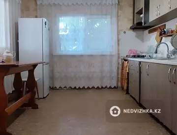 4-комнатная часть дома, 2 соток, 60 м², На длительный срок, миниатюра 1