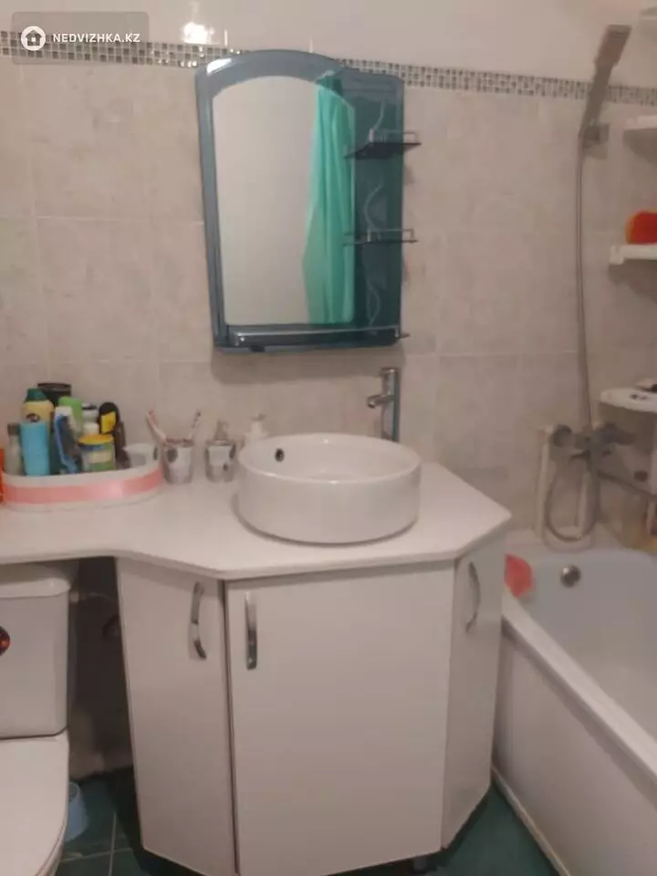 2-комнатная квартира, этаж 7 из 16, 74 м², фотография 3