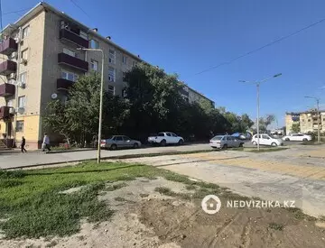 3-комнатная квартира, этаж 1 из 5, 62 м², миниатюра 1