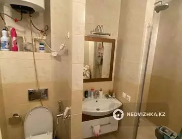 2-комнатная квартира, этаж 2 из 5, 53 м², На длительный срок