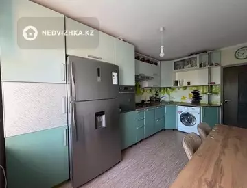 3-комнатная квартира, этаж 3 из 5, 81 м², миниатюра 1