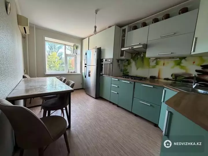 3-комнатная квартира, этаж 3 из 5, 81 м², 3-фотосурет