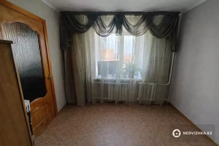 3-комнатная квартира, этаж 9 из 9, 53 м², фотография 3