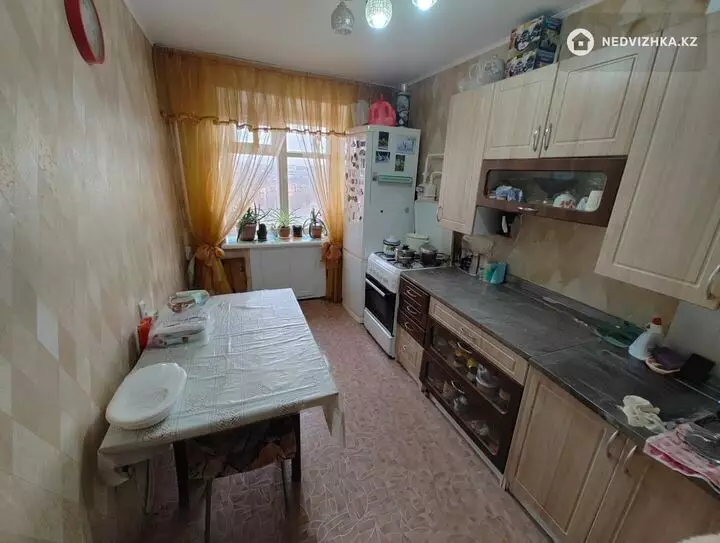 3-комнатная квартира, этаж 9 из 9, 53 м², фотография 5