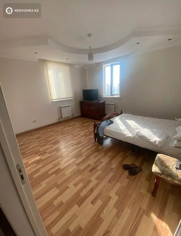5-бөлмелі үй, 10 соттық, 250 м², 2-фотосурет