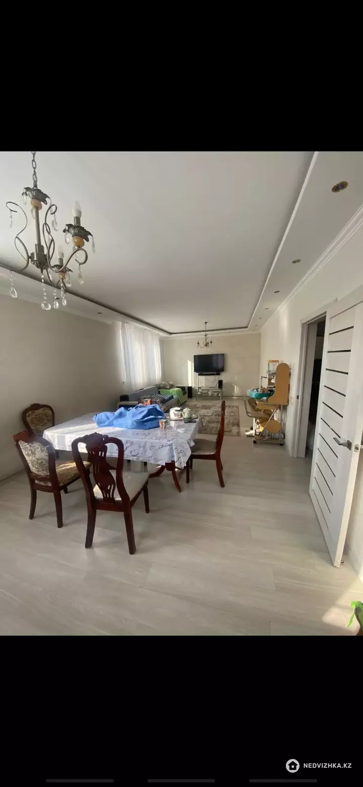 5-бөлмелі үй, 10 соттық, 250 м², 3-фотосурет