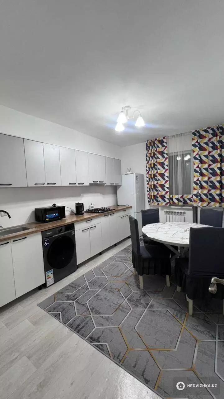 2-комнатная квартира, этаж 9 из 9, 57 м², На длительный срок, фотография 2