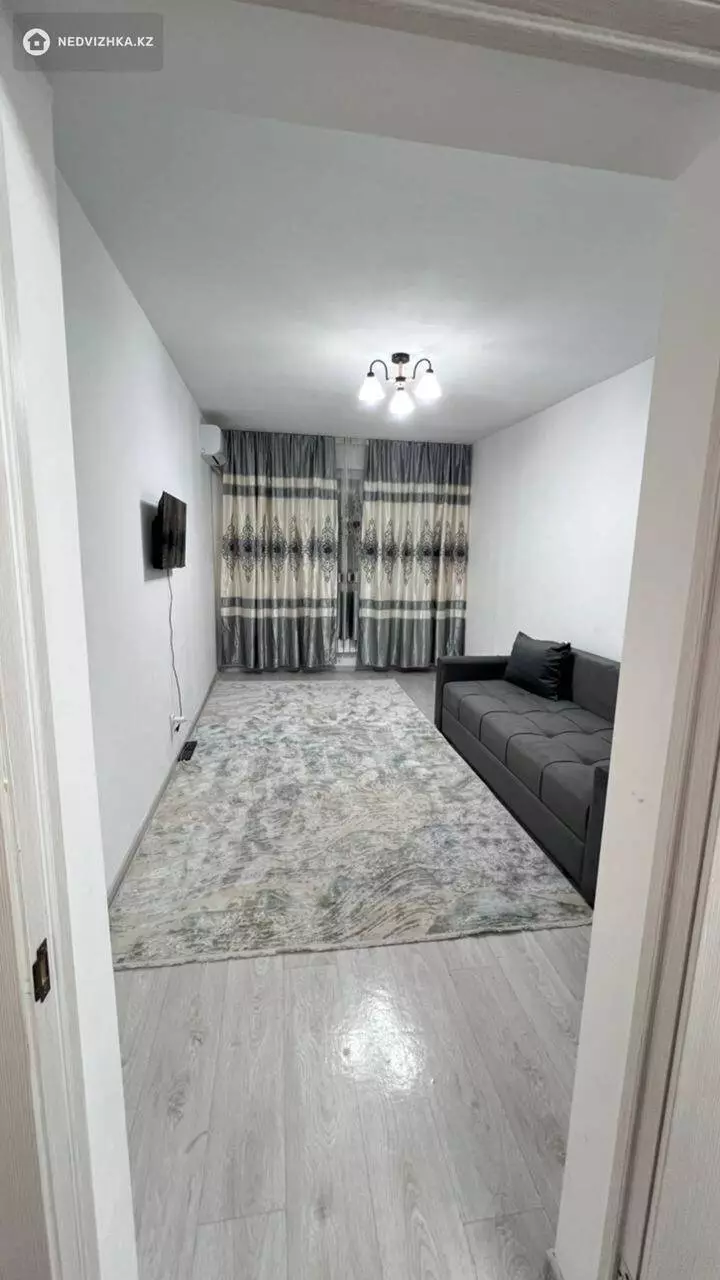 2-комнатная квартира, этаж 9 из 9, 57 м², На длительный срок, фотография 3