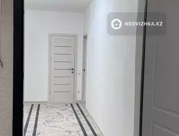 2-комнатная квартира, этаж 9 из 9, 57 м², На длительный срок