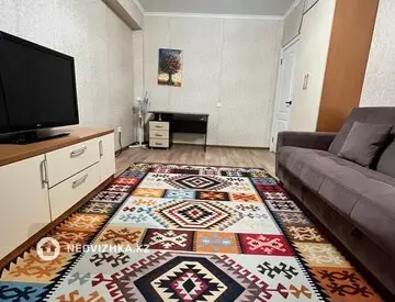 1-комнатная квартира, этаж 8 из 9, 41 м², миниатюра 3