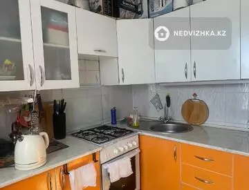 2-комнатная квартира, этаж 3 из 3, 53 м², миниатюра 1