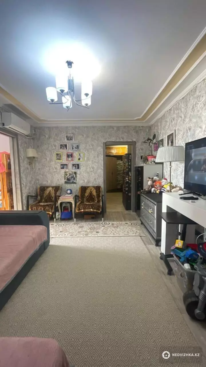 2-комнатная квартира, этаж 3 из 3, 53 м², фотография 2