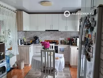 4-бөлмелі үй, 8 соттық, 90 м², 9-нобай