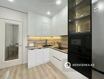 3-комнатная квартира, этаж 1 из 10, 61 м²