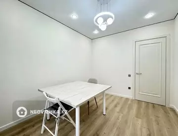 3-комнатная квартира, этаж 1 из 10, 61 м²