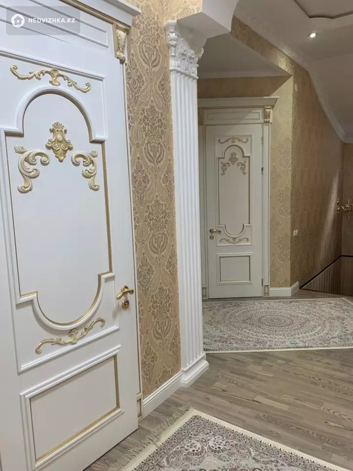 10-комнатный дом, 8 соток, 440 м², фотография 4