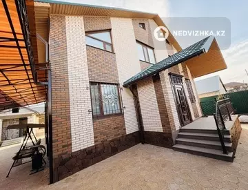 7-комнатный дом, 6 соток, 256 м²