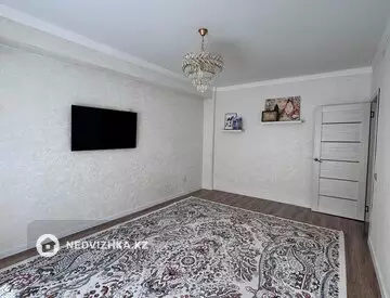 2-комнатная квартира, этаж 3 из 9, 61 м², миниатюра 2