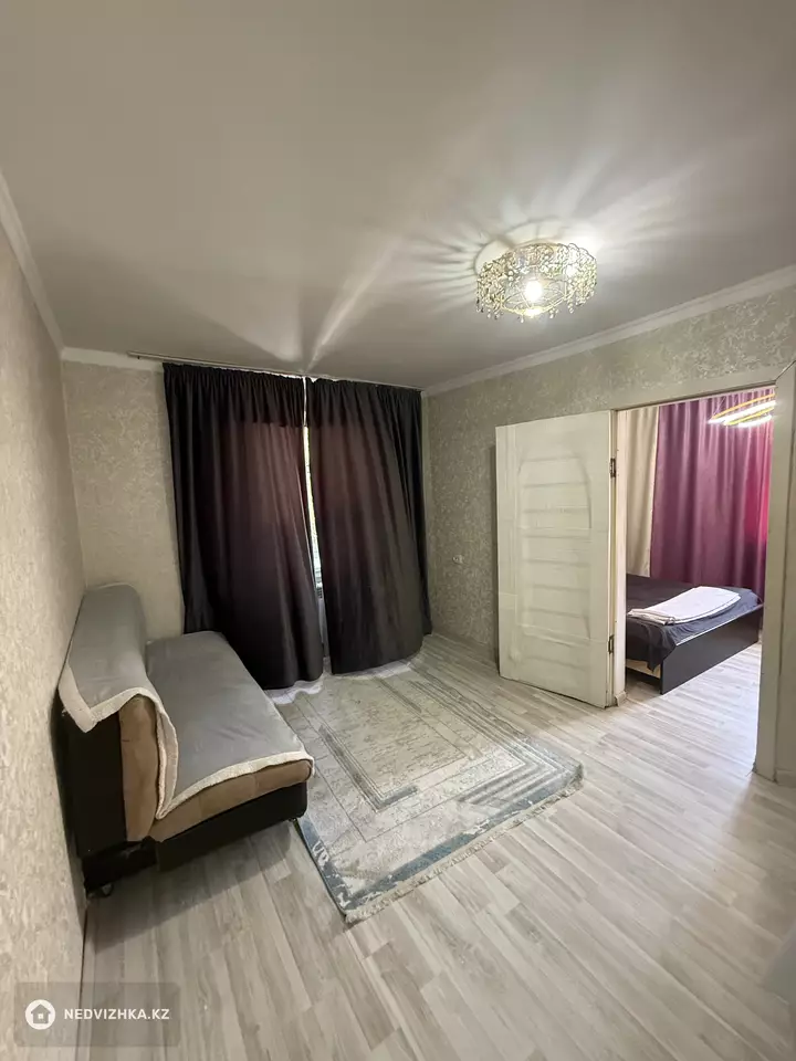 1-комнатная квартира, этаж 3 из 4, 30 м², Посуточно, 3-фотосурет