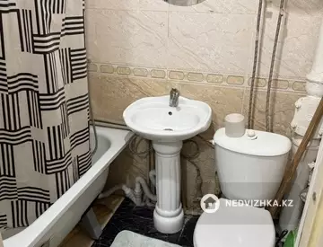 1-комнатная квартира, этаж 3 из 4, 30 м², Посуточно, миниатюра 7