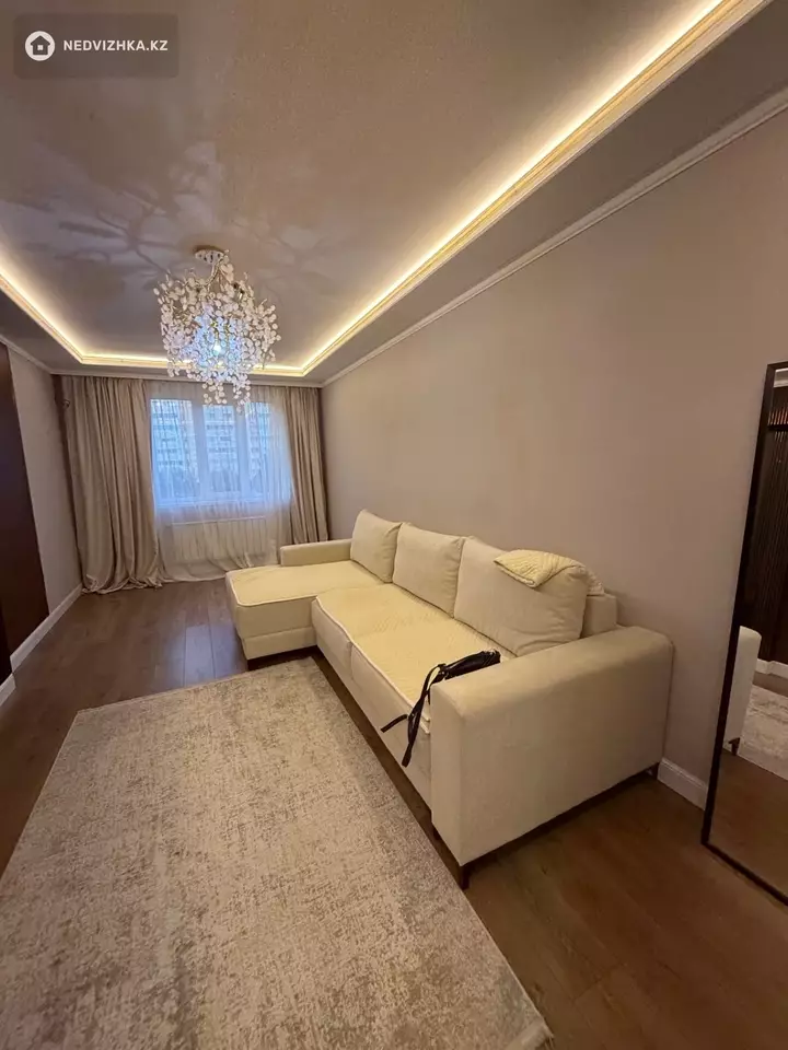 2-комнатная квартира, этаж 3 из 12, 62 м², фотография 3