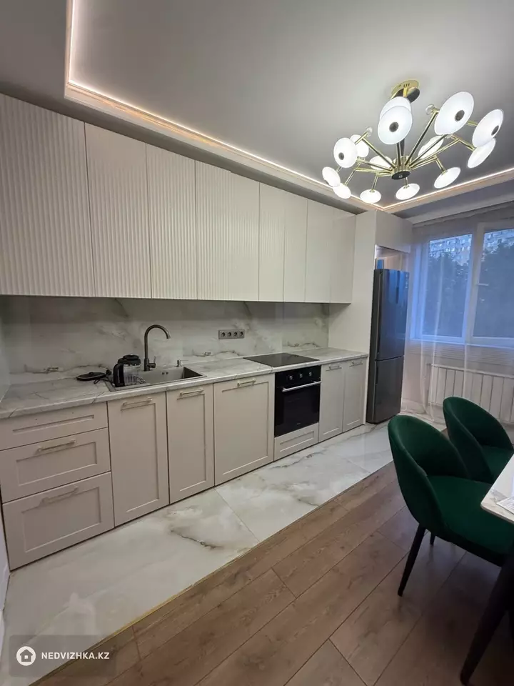 2-комнатная квартира, этаж 3 из 12, 62 м², фотография 4