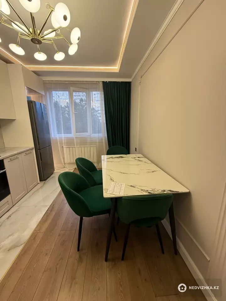 2-комнатная квартира, этаж 3 из 12, 62 м², фотография 5