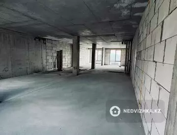 3-комнатная квартира, этаж 2 из 3, 93 м², миниатюра 2