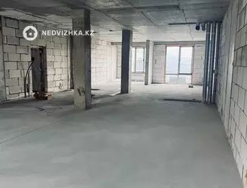 3-комнатная квартира, этаж 2 из 3, 93 м², миниатюра 3