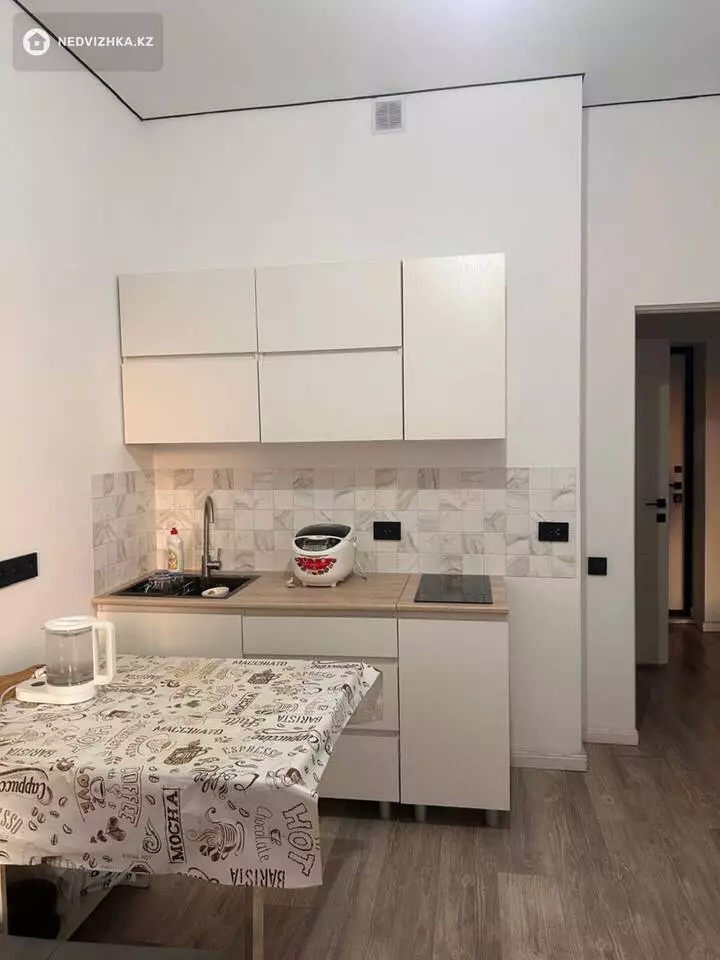 2-комнатная квартира, этаж 2 из 20, 42 м², фотография 2