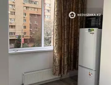 2-комнатная квартира, этаж 2 из 20, 42 м², миниатюра 3