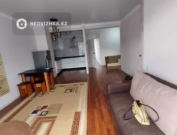 3-комнатная квартира, этаж 9 из 10, 76 м², миниатюра 6