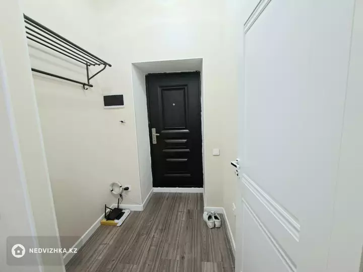 1-комнатная квартира, этаж 4 из 10, 37 м², фотография 4