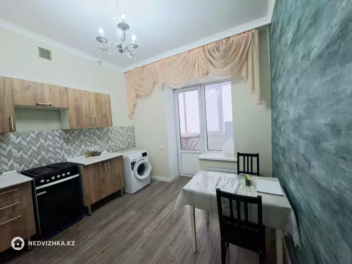 1-комнатная квартира, этаж 4 из 10, 37 м², фотография 5