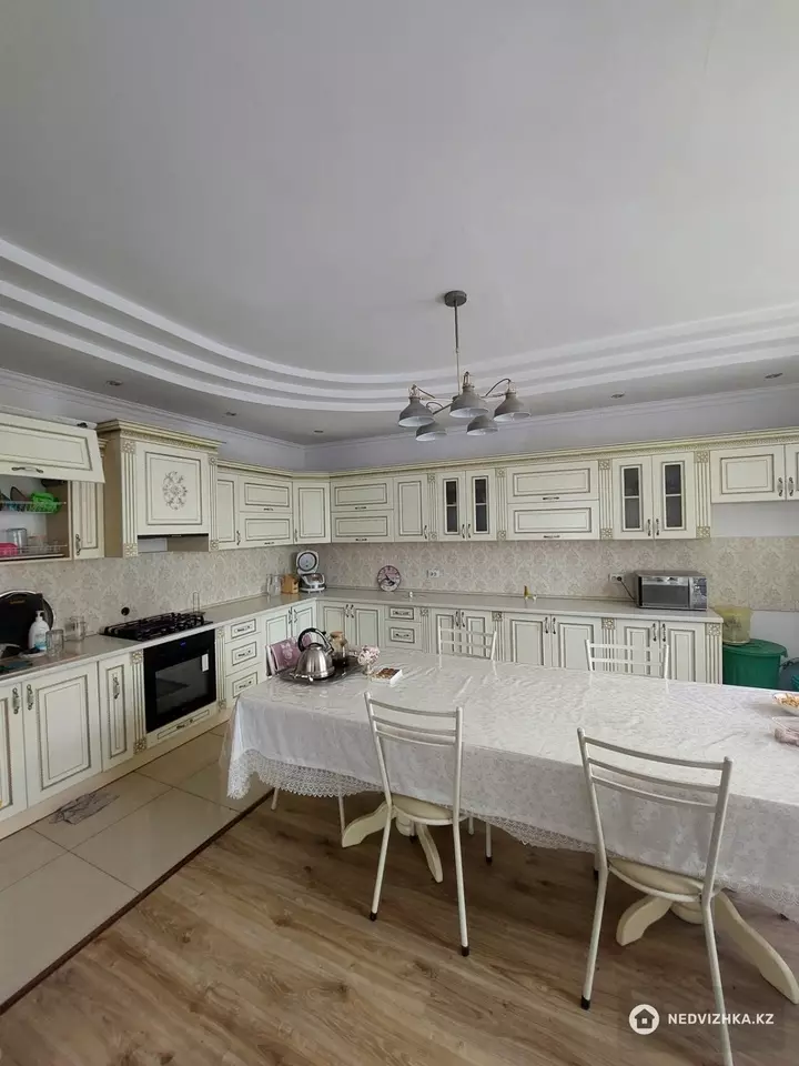 5-комнатный дом, 6 соток, 305 м², фотография 5