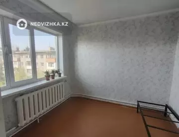 4-комнатная квартира, этаж 5 из 5, 61 м²