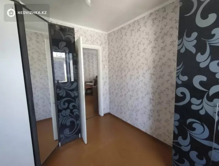 4-комнатная квартира, этаж 5 из 5, 62 м², фотография 3