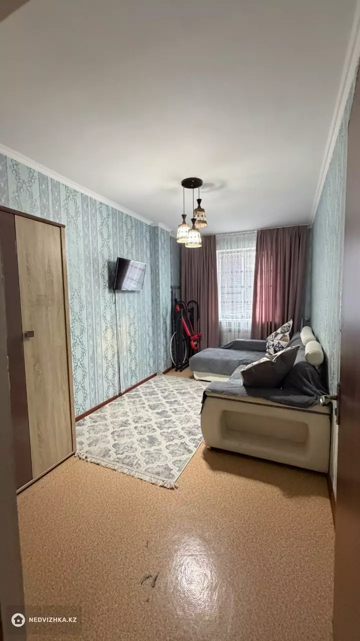 3-комнатная квартира, этаж 6 из 9, 79 м², фотография 2