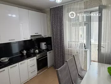 3-комнатная квартира, этаж 6 из 9, 79 м², миниатюра 4