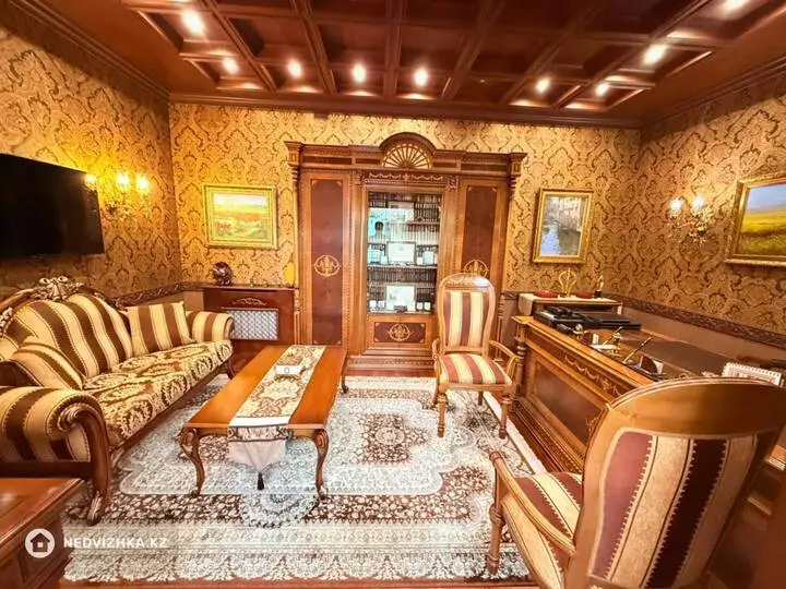 5-комнатная квартира, этаж 6 из 6, 300 м², 2-фотосурет