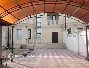 5-комнатный таунхаус, 5 соток, 245 м²