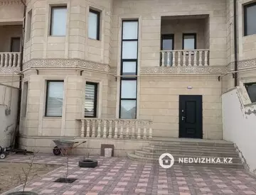 5-комнатный таунхаус, 5 соток, 245 м²