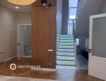 5-комнатный таунхаус, 5 соток, 245 м²