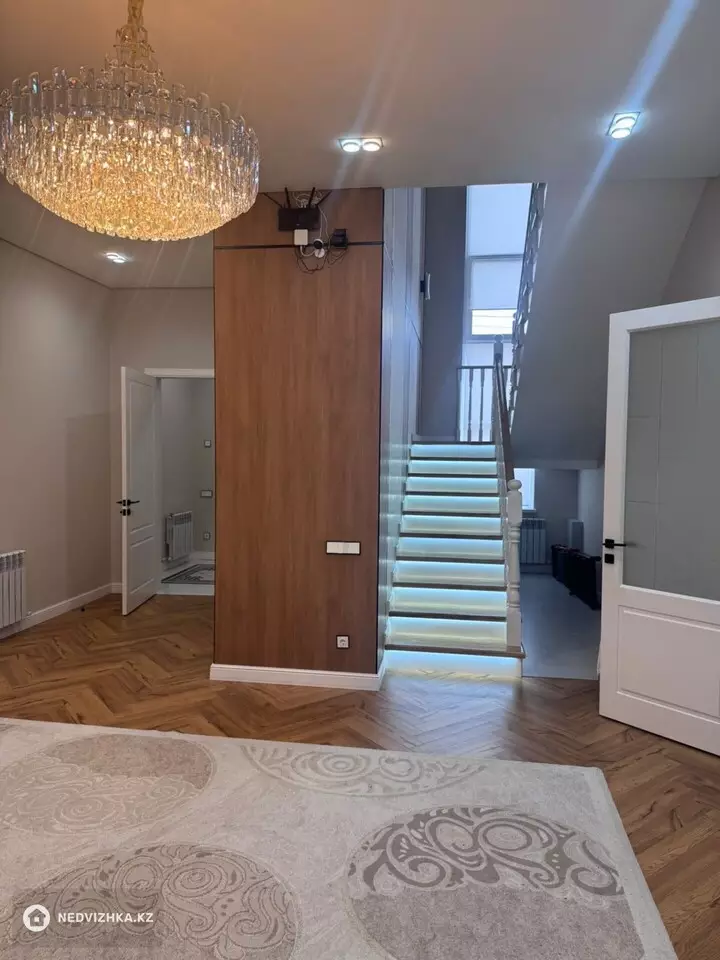5-комнатный таунхаус, 5 соток, 245 м², фотография 5