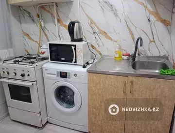 1-комнатная квартира, этаж 4 из 5, 34 м², Посуточно