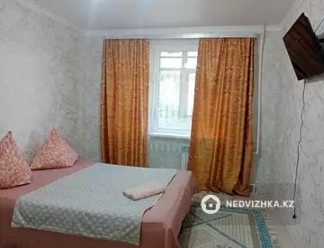 1-комнатная квартира, этаж 4 из 5, 34 м², Посуточно